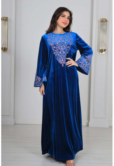 جلابية منسدلة بصدر مطرز 