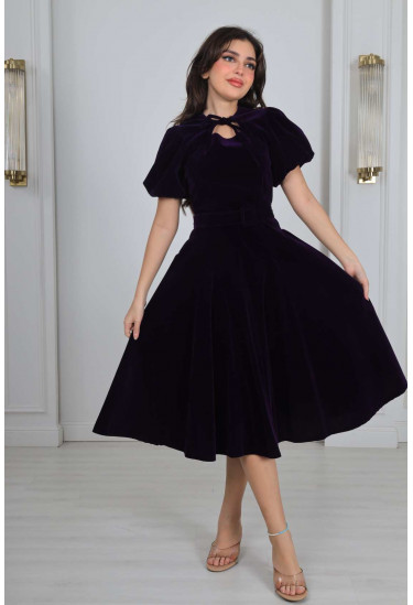 فستان ميدي مخملي بأكمام منفوخة 