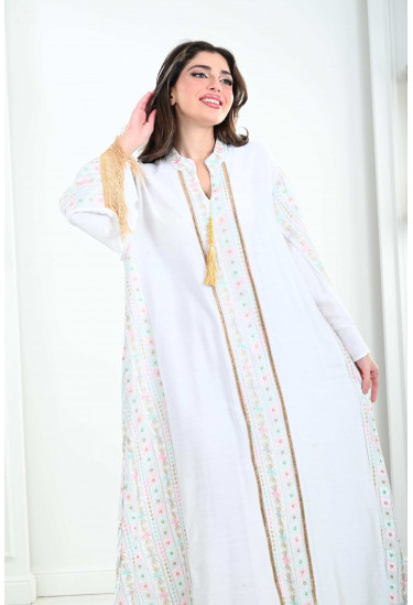 جلابية نسائية أنيقة مطزرة بخيوط السيرما 