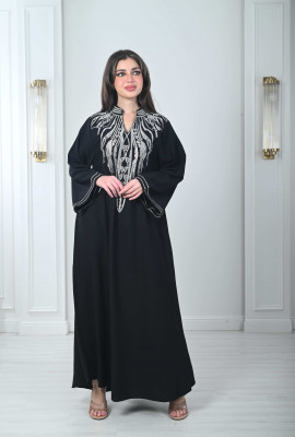 جلابية نسائية بياقة عالية مطرزة 