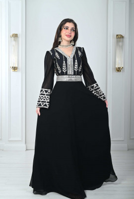 جلابية نسائية بلمسة مغربية أنيقة 