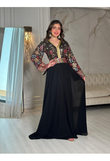 جلابية نسائية بأكمام واسعة مطرزة