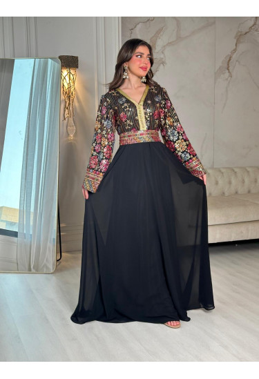 جلابية نسائية بأكمام واسعة مطرزة