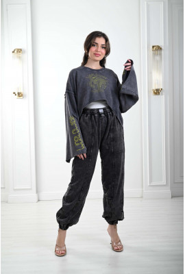 بلوزة Crop واسعة بلوزة Crop واسعة