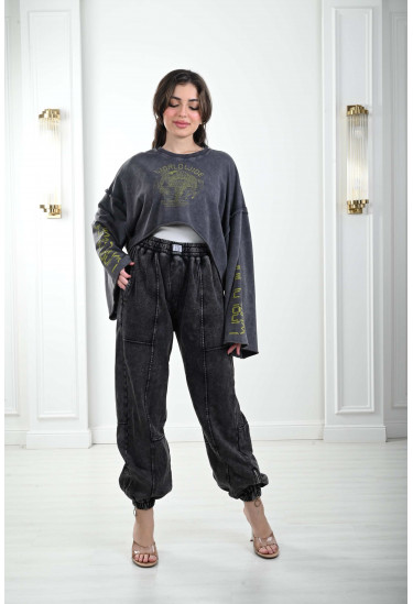 بلوزة Crop واسعة بلوزة Crop واسعة