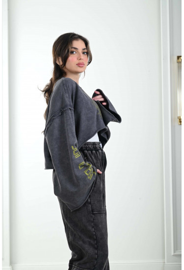 بلوزة Crop واسعة بلوزة Crop واسعة