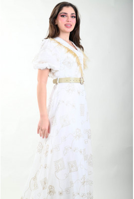 فستان بنقوش زخرفية بلون ذهبي