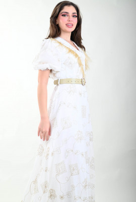 فستان بنقوش زخرفية بلون ذهبي