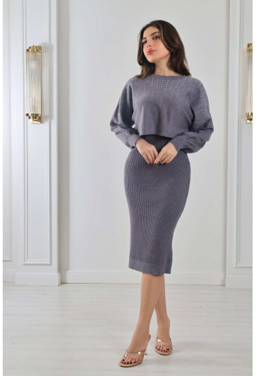 طقم شتوي راقي ( توب بأكمام واسعة + تنورة )