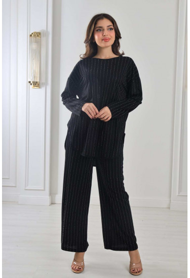 طقم نسائي اسبور مطرز بخطوط من الاستراس 