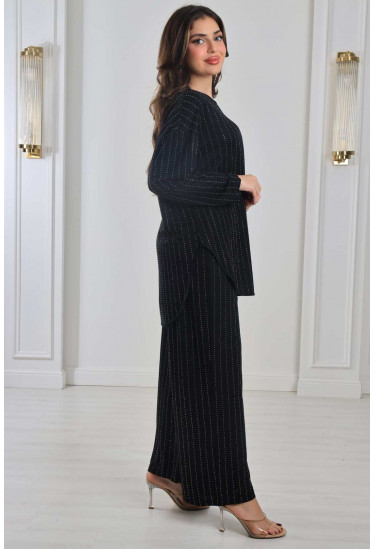 طقم نسائي اسبور مطرز بخطوط من الاستراس 