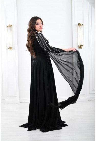 فستان مدلل بأكمام نمط كيب مطرز