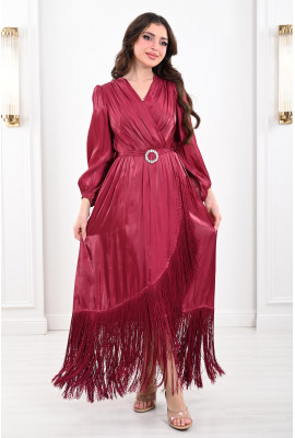 فستان نسائي ذات حواف  من الهدب الطويل 