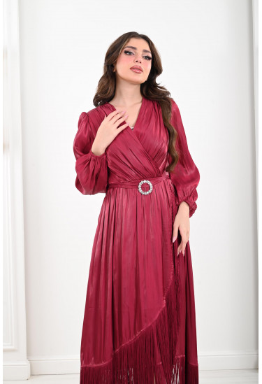 فستان نسائي ذات حواف  من الهدب الطويل 