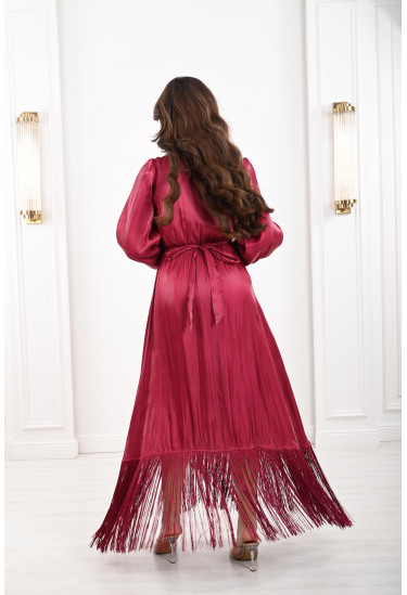 فستان نسائي ذات حواف  من الهدب الطويل 