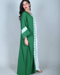 جلابية نسائية مزينة بالرمز السعودي الراقي