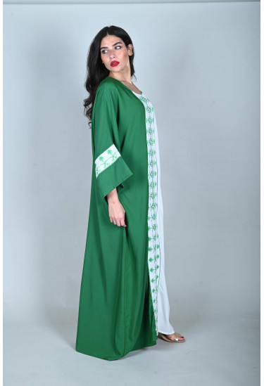 جلابية نسائية مزينة بالرمز السعودي الراقي