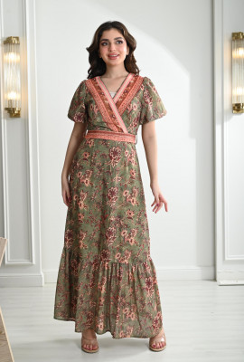 فستان نسائي صيفي نمط صدر كروازيه