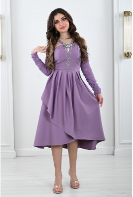 فستان نسائي ذات أكمام طويلة و أنيقة