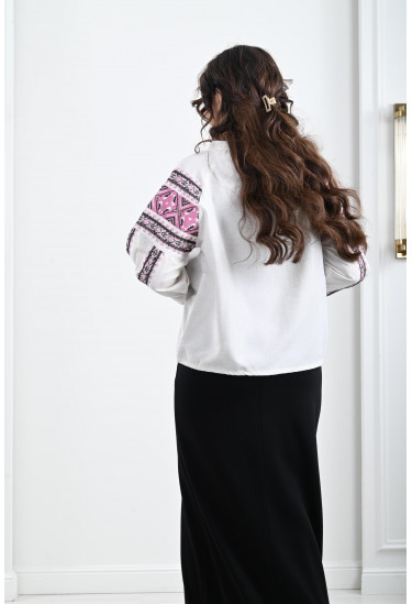 بلوزة نسائية بتطريز كنارات تراثية رقيقة