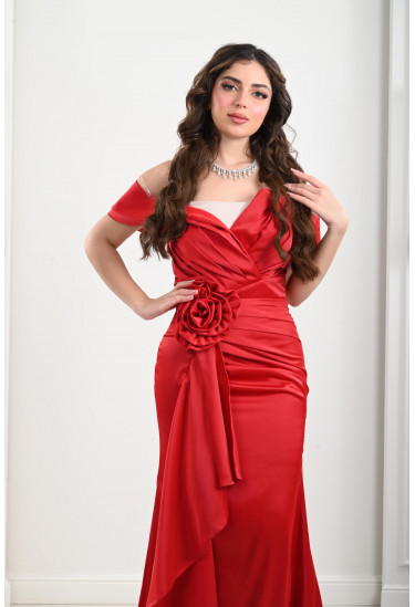 فستان سهرة نسائي بطيات ناعمة و أكتاف منسدلة