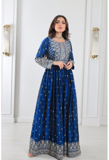 جلابية ذات صدر مطرز 