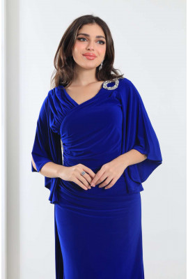 فستان أنثوي راقي بقصة مجسمة