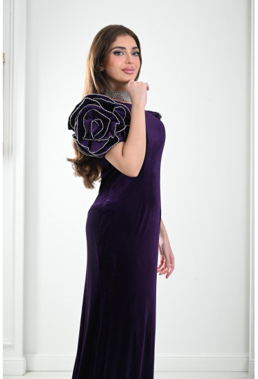 فستان نسائي بكشكشة مبتكرة على الأكمام