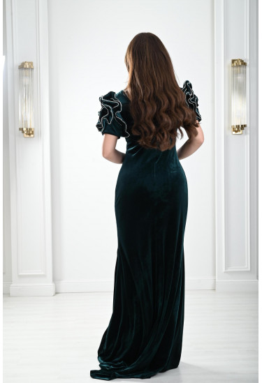 فستان نسائي بكشكشة مبتكرة على الأكمام