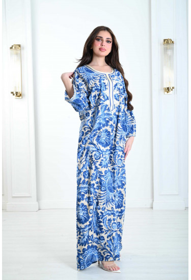 جلابية مزخرفة بزخارف نباتية جلابية مزخرفة بزخارف نباتية