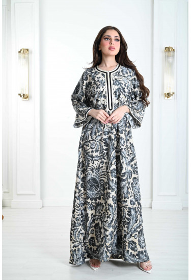 جلابية مزخرفة بزخارف نباتية جلابية مزخرفة بزخارف نباتية