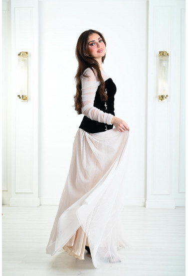 فستان راقي بتنورة انسيابية مدللة