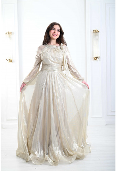 فستان أنيق بلون ساحر لامع