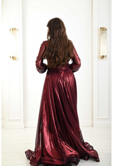 فستان أنيق بلون ساحر لامع