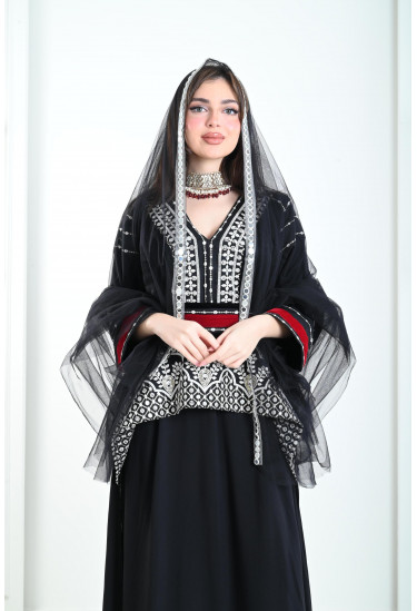 جلابية ذات تطريز تراثي تقليدي