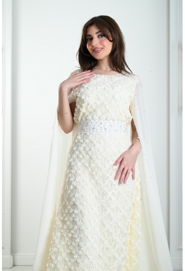 فستان ملكي بتطريزات ناعمة  جذابة