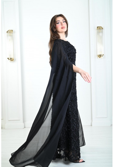 فستان ملكي بتطريزات ناعمة  جذابة