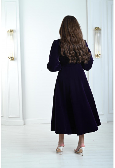 فستان ميدي مخملي متجدد