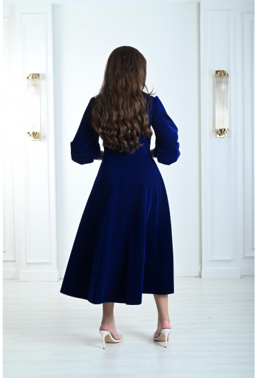 فستان ميدي مخملي متجدد