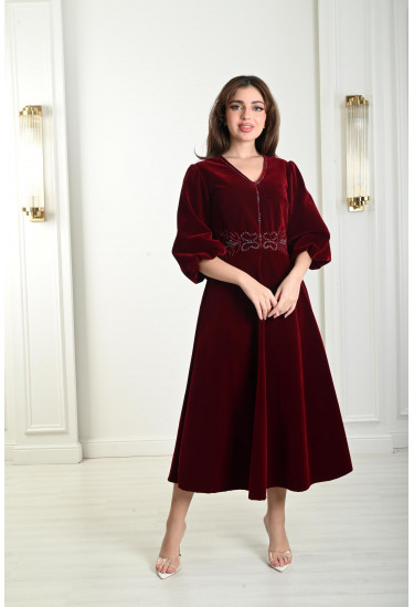 فستان ميدي مخملي متجدد