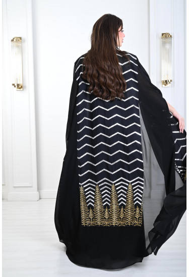 جلابية نسائية ذات تطريز أنيق 