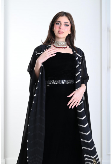 جلابية نسائية ذات تطريز أنيق 