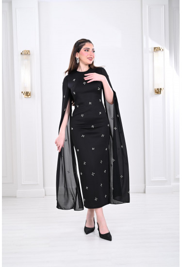 فستان كلاسيك بقصة مستقيمة 