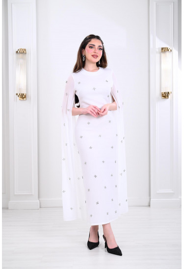 فستان كلاسيك بقصة مستقيمة 