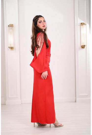 فستان نسائي بقصة ناعمة وأكمام منمقة 