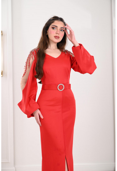 فستان نسائي بقصة ناعمة وأكمام منمقة 