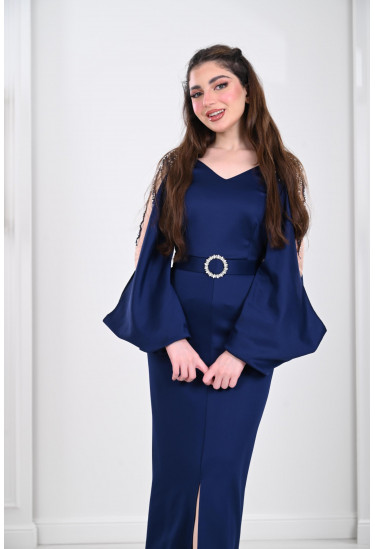 فستان نسائي بقصة ناعمة وأكمام منمقة 