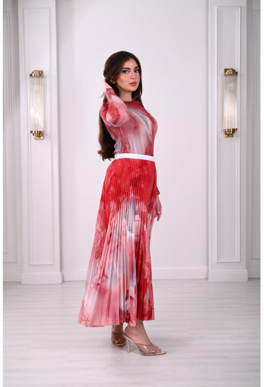 طقم نسائي مشبح  بألوان مميزة 