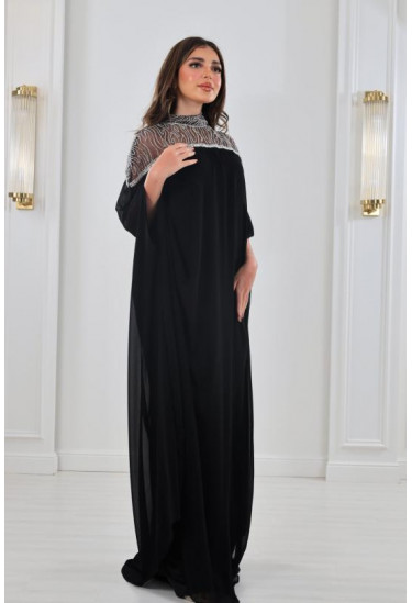 فستان نسائي بأكتاف مركب فضي