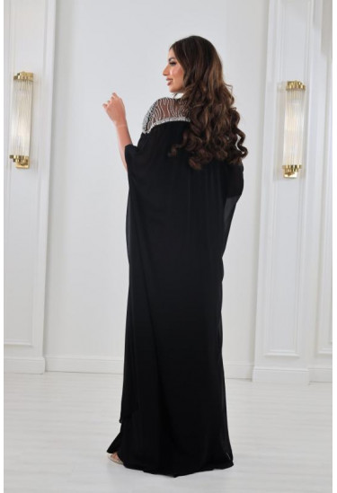 فستان نسائي بأكتاف مركب فضي